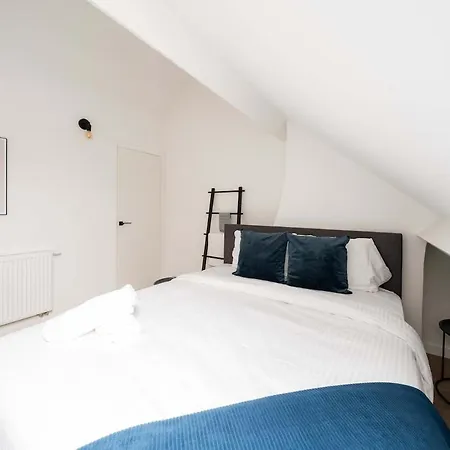 Apartment Inviting 5-person Duplex In Vibrant *